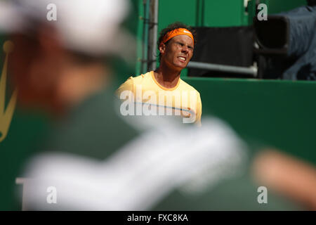 Monte Carlo. 14 avr, 2016. Monte Carlo Rolex Masters : Rafael Nadal dans les 8 derniers après avoir battu Dominic Thiem en lignes droites définit du Monte Carlo Masters-troisième tour. Crédit : Michael Cullen/ZUMA/Alamy Fil Live News Banque D'Images