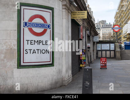 La station de métro Temple à Londres, Royaume-Uni Banque D'Images