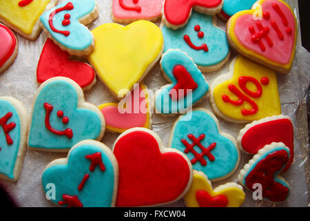 Biscuits faits maison en forme de coeur de sucre Banque D'Images