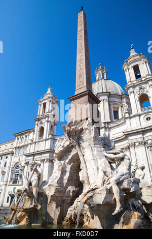 Fontaine des Quatre Fleuves de la Piazza Navona à Rome, Italie Banque D'Images