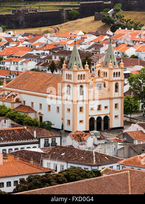 Cathédrale sé d'Angra ou la Cathédrale du Saint Sauveur, Angra do Heroísmo, l'île de Terceira, région autonome des Açores Banque D'Images