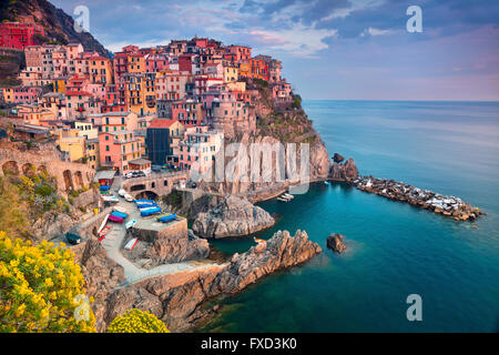 Manarola. Image de Manarola, Cinque Terre, Italie, au coucher du soleil. Banque D'Images
