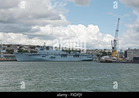 HMNB Devonport Royal Navy HMS Drake à dépôt de maintenance, Plymouth Banque D'Images