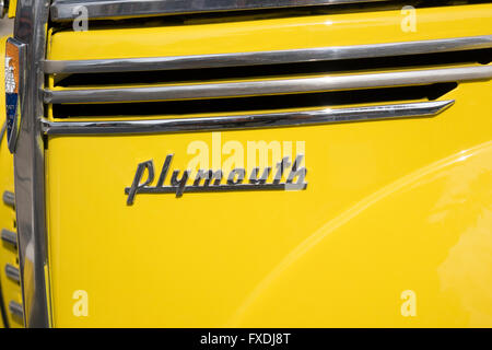 Close Up de la Chrysler Plymouth Logo sur un Vintage Années 1930 Automobile Plymouth Banque D'Images