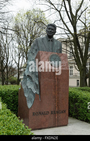 Le monument de Ronald Reagan par Władysław Dudek, Varsovie, Pologne, Europe Banque D'Images