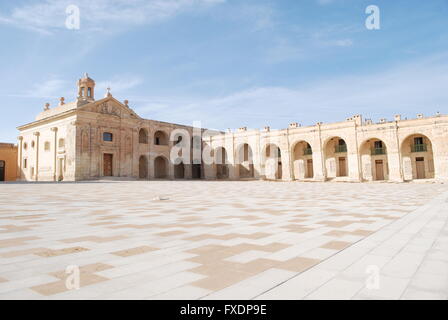 Une photo de l'intérieur du fort sur l'île Manoel, Malte, qui a coûté 30 millions d'euros pour restaurer, mais reste fermé au public. Banque D'Images