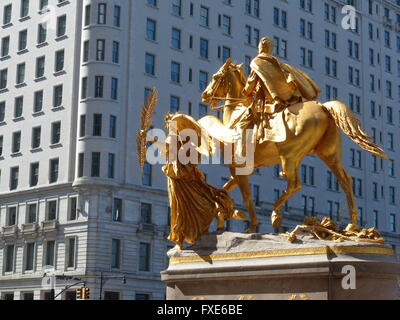 Statue équestre du général William Tecumseh Sherman, par Augustus Saint-Gaudens, à Grand Army Plaza Banque D'Images