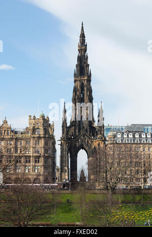 Scott Monument et Jenners department store, Princes Street, Edinburgh, Scotland, UK, Banque D'Images