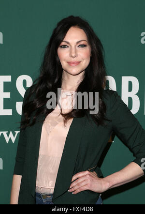 Elizabeth Troy et Laura Prepon livre signature tenue à Barnes & Noble avec : Laura Prepon Où : Los Angeles, California, United States Quand : 14 Mars 2016 Banque D'Images