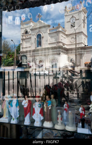 Sri Lanka, Colombo, Ceylan, Kochchikade, St Anthony's Church Road Banque D'Images