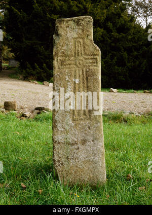 L'un des premiers chrétiens 4 contre-marqué des pierres sur l'ancienne église de St David, Llanychlwydog dans la vallée Gwaun, Pembrokeshire. Banque D'Images