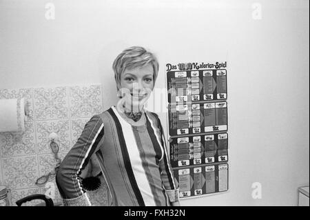 Deutsche Schauspielerin Karin Anselm, Deutschland 1970 er Jahre. L'actrice allemande Karin Anselm, l'Allemagne des années 1970. 24x36 swNeg591 Banque D'Images