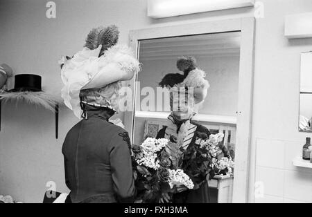 Deutsch österreichische Schauspielerin und Tänzerin, Marika Rökk Sängerin, Deutschland 1970 er Jahr. L'actrice autrichienne allemande, danseuse et chanteuse Marika Roekk, l'Allemagne des années 1970. 24x36 swNeg638 Banque D'Images