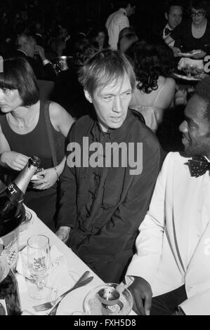 Der amerikanische Acteurs et Actrices David Carradine beim Deutschen Filmball am 16.01.1976 in München, Deutschland 1970 er Jahre. L'acteur américain David Carradine au Deutscher Filmball le 16 janvier 1976 à Munich, Allemagne des années 1970. 24x36 swNegV116 Banque D'Images