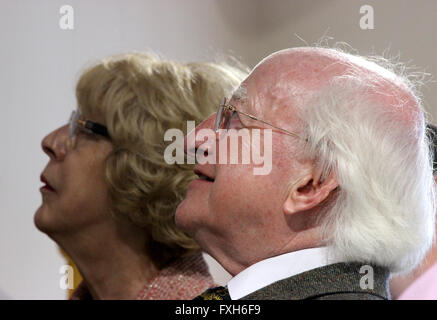 Le président d'Irlande Michael D Higgins et son épouse lors d'une visite à Derry pour Ville de la Culture 2013. Banque D'Images