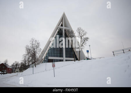 Cathédrale de l'Arctique, connu auparavant sous le nom d'église ou église Tromsdalen Tromsøysund à Tromso, Norvège. Banque D'Images