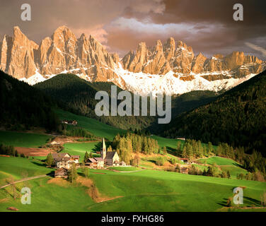 Il - TRENTINO : St Magdalena dans les Dolomites Banque D'Images