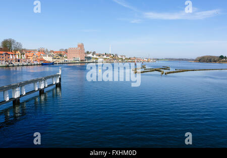 Schlei avec déversoir de hareng au port de Kappeln Banque D'Images