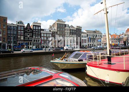 Façades de bâtiments historiques le long des canaux à Amsterdam Pays-Bas Banque D'Images