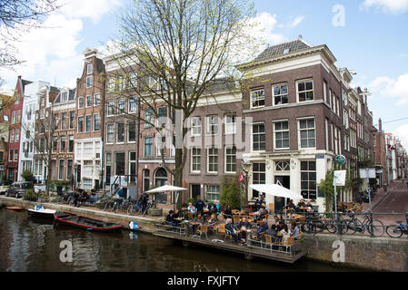 Façades de bâtiments historiques le long des canaux à Amsterdam Pays-Bas Banque D'Images