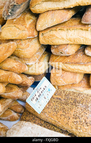 Produits de la ferme au marché de fermiers à Sarlat-la-Canéda dans le sud-ouest de la France Banque D'Images