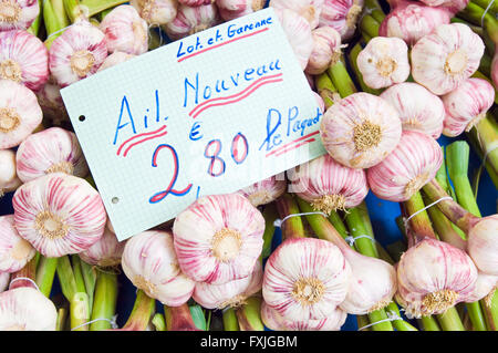 Produits de la ferme au marché de fermiers à Sarlat-la-Canéda dans le sud-ouest de la France Banque D'Images