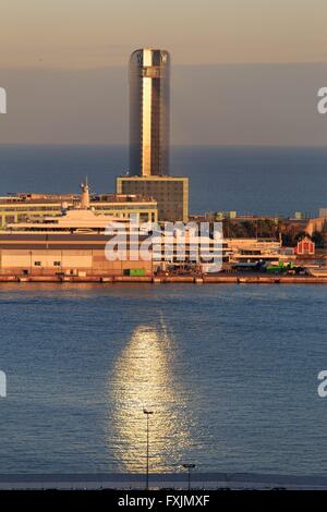 Le front de mer de Barcelone comme vu de la téléphérique de Montjuïc Banque D'Images