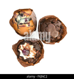 Trois Muffins au chocolat sur fond blanc Banque D'Images