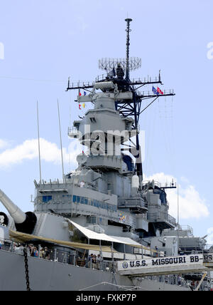 Honolulu, Hawaii, USA. Feb 23, 2013. La superstructure et les niveaux de pont du cuirassé USS Missouri accosté à Pearl Harbor, Hawaii le Samedi, Février 23, 2013.Credit : Ron Sachs/CNP © Ron Sachs/CNP/ZUMA/Alamy Fil Live News Banque D'Images