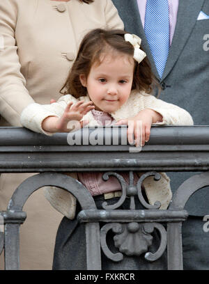 Le Palais d'Amalienborg, le Danemark. Apr 16, 2016. La princesse Athena du Danemark au cours de la 76e anniversaire de la Reine Margrethe sur le balcon de palais d'Amalienborg, Danemark, 16 avril 2016. Photo : Albert Nieboer/pre/ - AUCUN FIL - SERVICE/dpa/Alamy Live News Banque D'Images