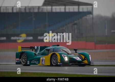 Circuit de Silverstone Northamptonshire UK. Apr 15, 2016. La pratique libre pour le cycle 1 de l'European Le Mans Series 2016 (ELMS). # 14 Tony Ave (USA)/Doug Peterson (VEN)/- conduite l'MURPHYP3-3DIMENSIONAL.COM - Ginetta LMP3 Nissan voiture. © Plus Sport Action/Alamy Live News Banque D'Images