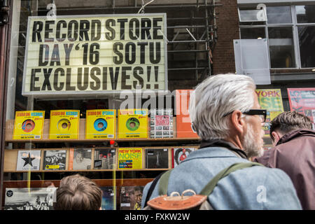 Les Independent Record Store Day à Soho, Londres, Royaume-Uni. Banque D'Images