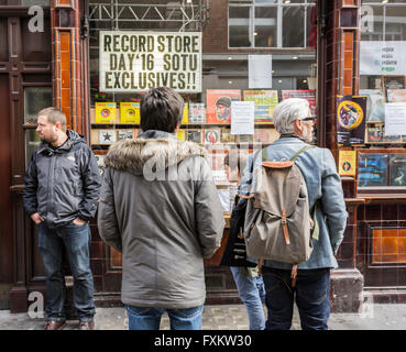 Les Independent Record Store Day à Soho, Londres, Royaume-Uni. Banque D'Images