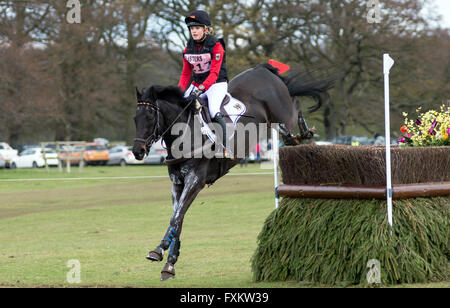 Belton House 16 avril 2016 Lincolnshire : les concurrents du monde entier terminé dans le cross-country annuel, le dressage et le spectacle équestre. Credit : Clifford Norton/Alamy Live News Banque D'Images