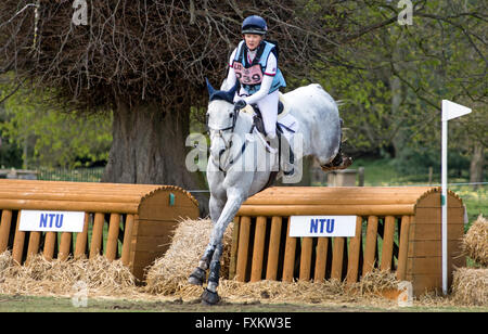 Belton House 16 avril 2016 Lincolnshire : les concurrents du monde entier terminé dans le cross-country annuel, le dressage et le spectacle équestre. Credit : Clifford Norton/Alamy Live News Banque D'Images