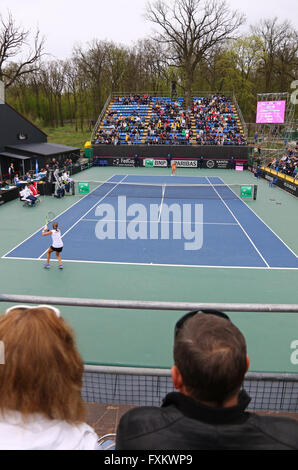 Kiev, Ukraine. 16 avril, 2016. BNP Paribas FedCup World Group II jeu Play-off l'Ukraine contre l'Argentine à Campa Bucha Tennis Club à Kiev, Ukraine. Crédit : Oleksandr Prykhodko/Alamy Live News Banque D'Images