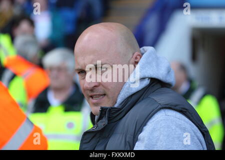 Birkenhead, UK. 16 avril, 2016. Gestionnaire Tranmere Gary Brabin avant du jeu entre Tranmere Rovers et Wrexham à Prenton Park. Crédit : Simon Newbury/Alamy Live News Banque D'Images