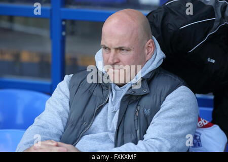 Birkenhead, UK. 16 avril, 2016. Gestionnaire Tranmere Gary Brabin avant du jeu entre Tranmere Rovers et Wrexham à Prenton Park. Crédit : Simon Newbury/Alamy Live News Banque D'Images