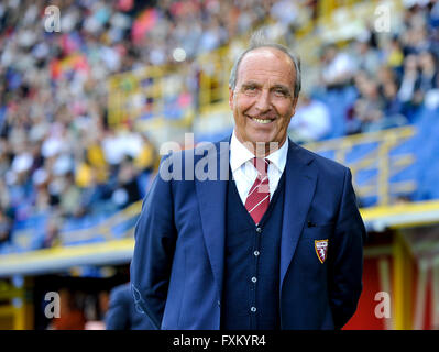 Bologne, Italie. 16 avril 2016 : Giampiero Ventura, entraîneur-chef de Torino FC, regarde la série pendant un match de football entre Torino FC et FC Bologne. Credit : Nicolò Campo/Alamy Live News Banque D'Images