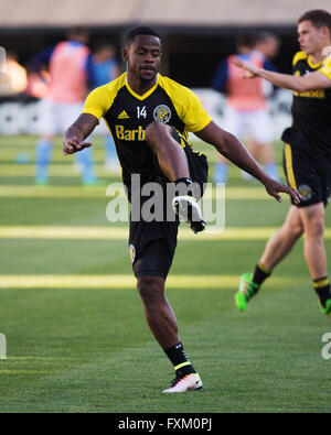 Columbus, Ohio, USA. 16 avril, 2016. Columbus Crew SC defender Waylon Francis (14) se réchauffe avant le match contre New York City FC. Columbus, Ohio, USA. (Brent Clark/Alamy Live News) Banque D'Images