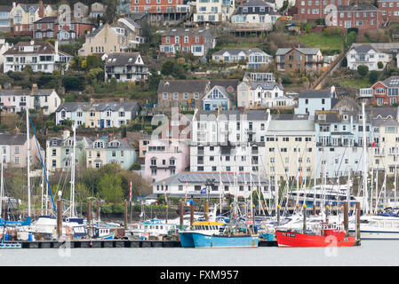 Les bateaux de pêche amarrés dans le port de port de pêche de Brixham Devon UK Banque D'Images