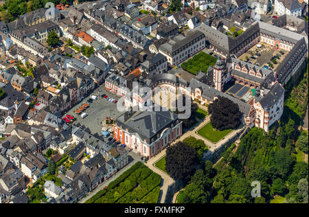 Vue aérienne, château Renaissance Weilburg Weilburg, château, Château baroque, Ancien hôtel de ville et église de château avec tour,rivière Lahn Banque D'Images