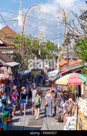 Penjor sur le marché, Ubud, Bali, Indonésie Banque D'Images