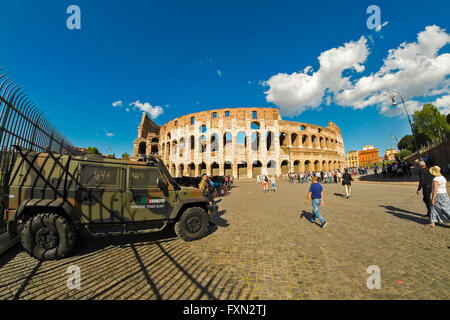 Déploiement de la sécurité militaire, Rome, colosseum Banque D'Images