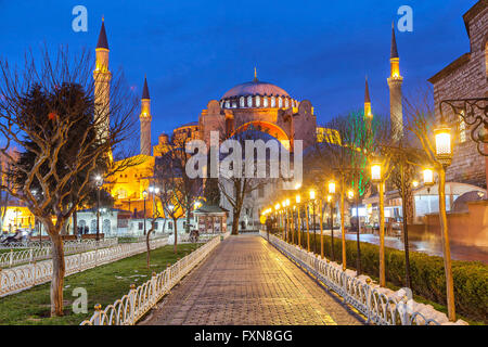 Sainte-sophie dans la soirée, Istanbul, Turquie Banque D'Images