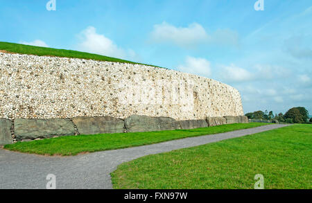 Détail de l'Newgrange dans la vallée de la Boyne est un vieux passage de l'année 5000 tombe. Meath, Ireland Co. Banque D'Images