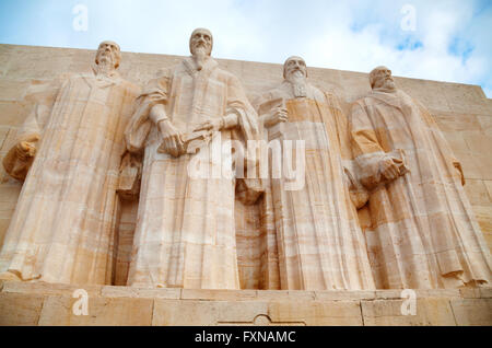 Genève, SUISSE - Le 28 novembre : Le Monument International de la Réformation (mur des Réformateurs) avec les statues de William Banque D'Images