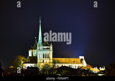 La ville de Genève sommaire avec la Cathédrale St Pierre à Genève, Suisse. Banque D'Images