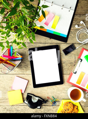 L'écran est vide de comprimé dans office hipster Banque D'Images