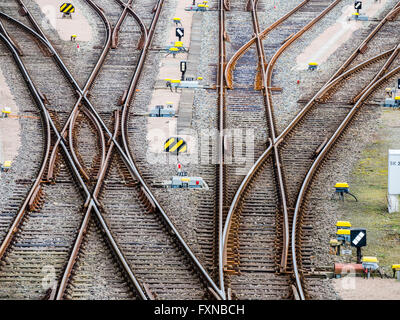 Commutateurs de fer, plusieurs directions, le port de Hambourg, Allemagne Banque D'Images